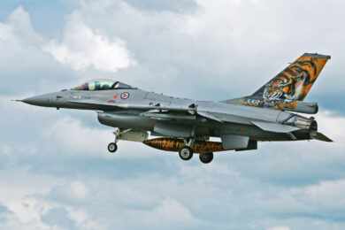 Após Holanda e Dinamarca, também a Noruega irá enviar seus caças F-16 à Ucrânia