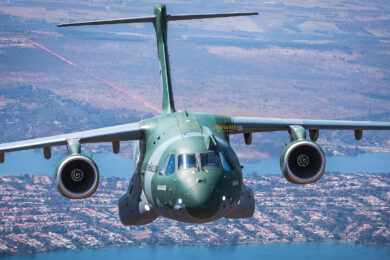 Angola pode adquirir quatro Embraer KC-390, diz governo Lula