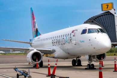 Companhia aérea apenas com classe executiva, BermudAir estreia voos com seu Embraer E175