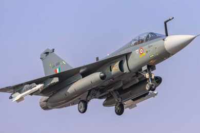 Caça indiano Tejas deverá ter assento ejetável russo para disputar pedido da Argentina