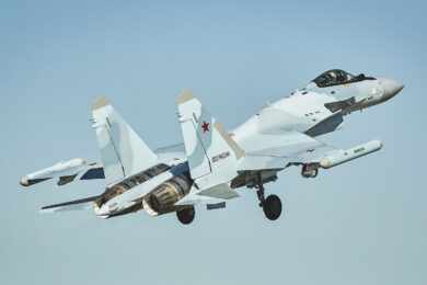Força Aérea da Rússia recebe novos lotes dos caças Su-57 e Su-35S