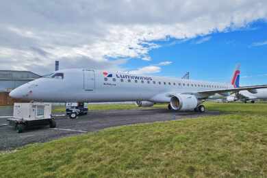 Jato Embraer E195 ex-Azul começa a voar na Itália com a Lumiwings