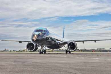 Pó metálico que afetou motores do A320neo também exigirá inspeções no Airbus A220 e Embraer E2