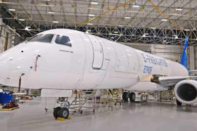 Vídeo: Primeiro Embraer E190F cargueiro está quase pronto