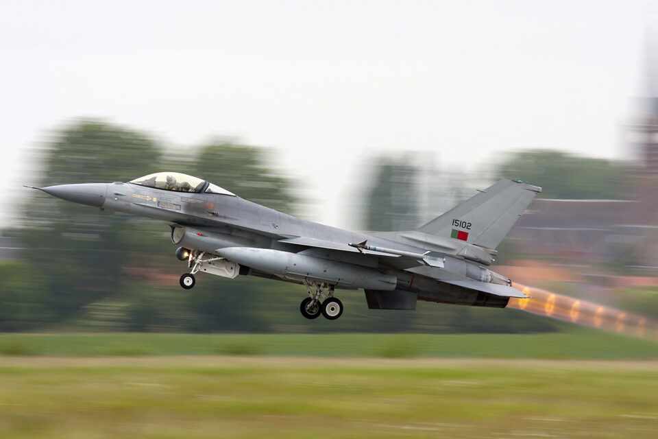 Caça F-16 de Portugal 