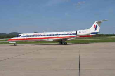 Força Aérea Argentina comprou dois jatos Embraer ERJ 140 usados