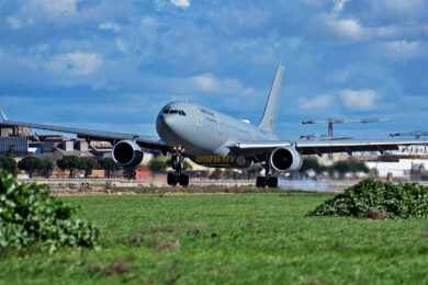Sonho da FAB: segundo A330 da Espanha chega à Airbus para conversão para avião-tanque