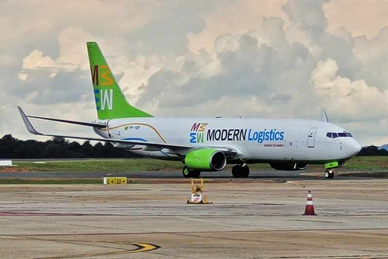 Um dos dois Boeing 737-800BCF da Modern Logistics