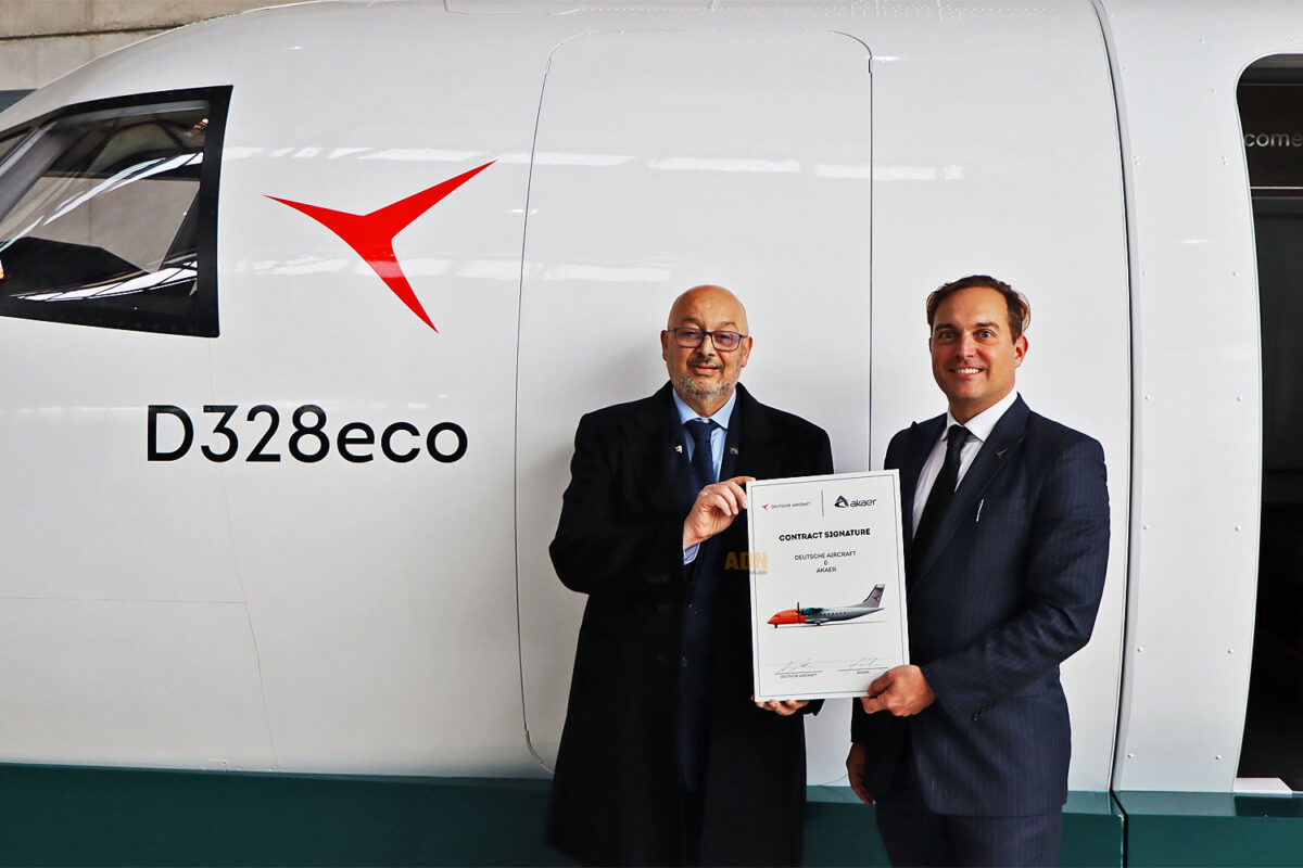 Assinatura do acordo de fornecimento entre a Akaer e a Deutsche Aircraft 