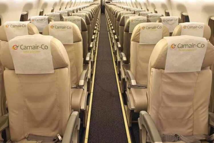 Interior do E190 da Camair-Co