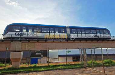 O primeiro trem do People Mover do Aeroporto de Guarulhos