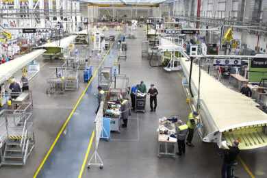A Spirit produz as asas do A220 em Belfast