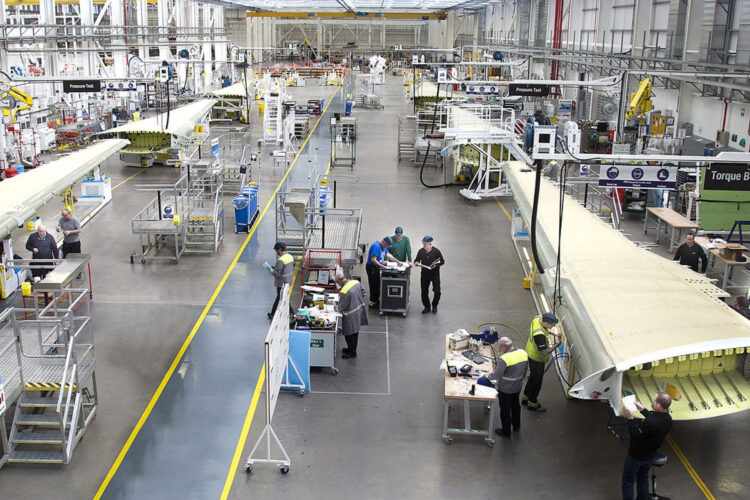 A Spirit produz as asas do A220 em Belfast