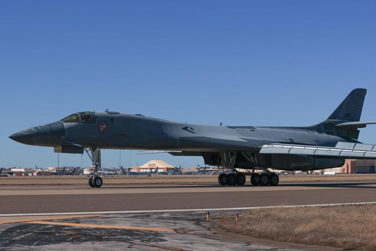 Jato estava estocado desde 2021 em base aérea no Arizona