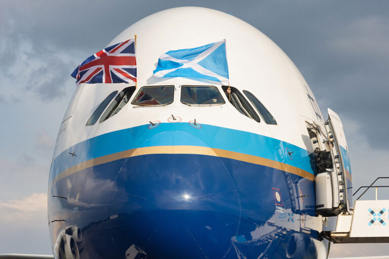 O A380 da Global Airlines chega à Escócia