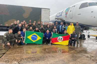 Operação de envio de suprimentos para o Rio Grande do Sul em Canoas (Azul)