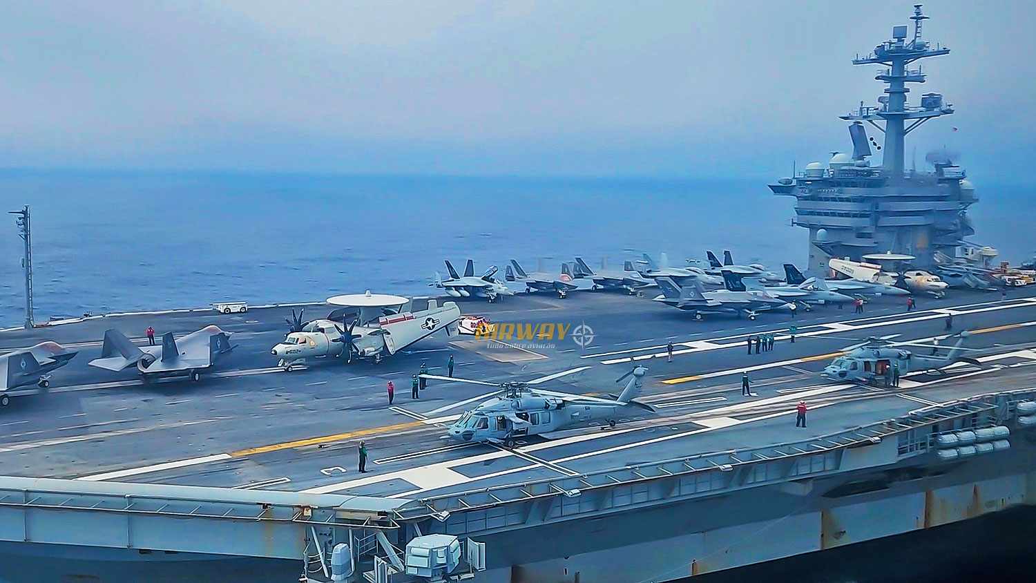 Porta-aviões nuclear USS George Washington