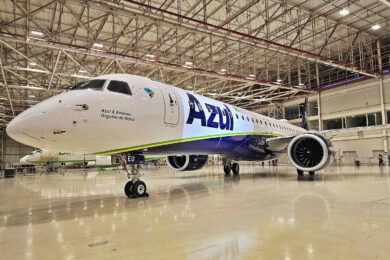 O E195-E2 da Azul batizado por Lula