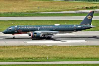 Um dos E190-E2 da Royal Jordanian