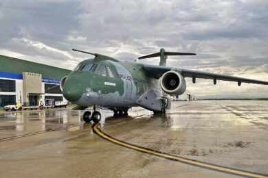 O KC-390 da Embraer na base aérea mexicana (Aviaton Mex)