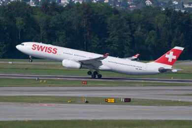 O A330-300 da empresa são empregados principalmente nas rotas do Atlântico Norte e Oriente Médio (briYYZ)