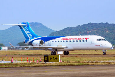 O C909, antigo ARJ21 (COMAC)