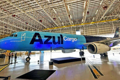 Um dos dois Airbus A321P2F da Azul