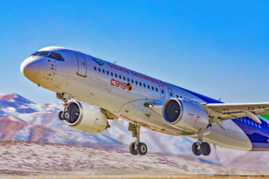O jato C919: produção deve chegar a 50 aeronaves em 2025 (COMAC)