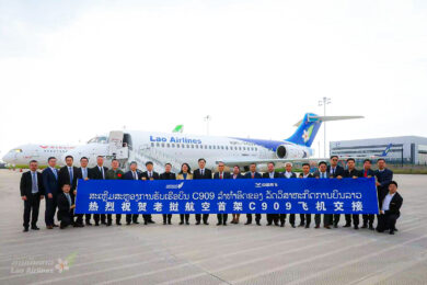 Entrega do C909 da Lao Airlines ocorreu em Xangai (COMAC)