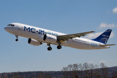 O MC-21-310 quase todo russo decola pela primeira vez