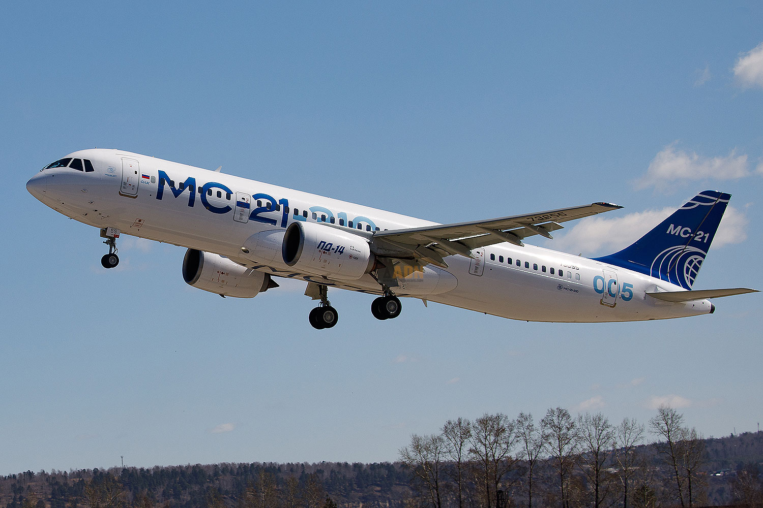 O MC-21-310 quase todo russo decola pela primeira vez