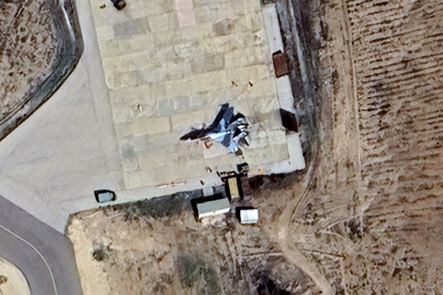 O caça Su-35 flagrado na Argélia por imagem de satélite