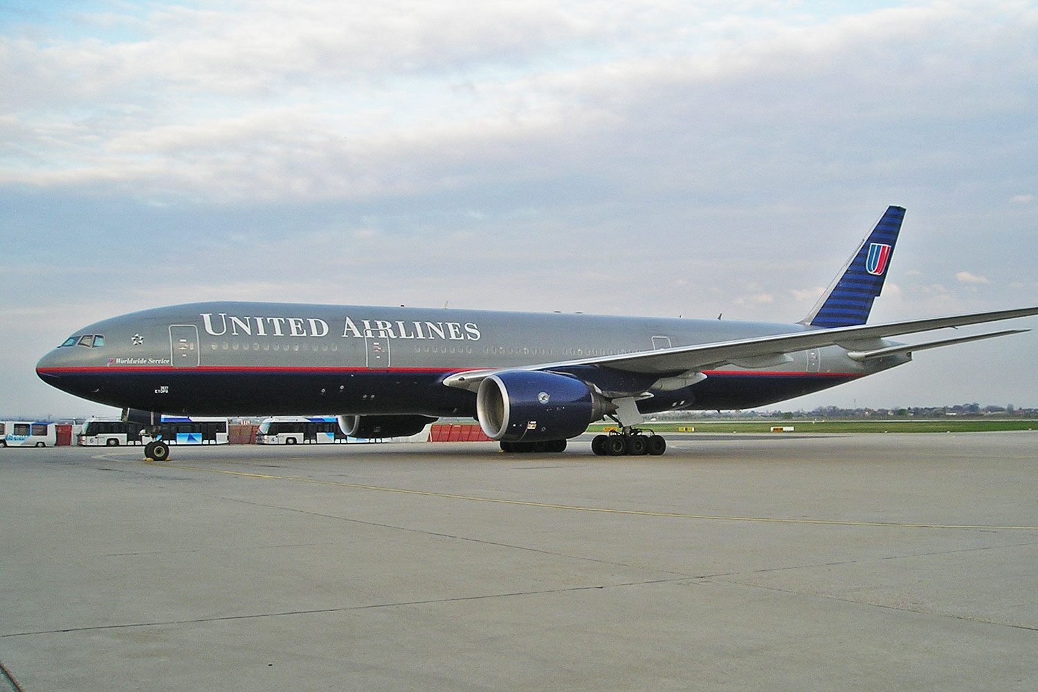 O Boeing 777-200 N777UA