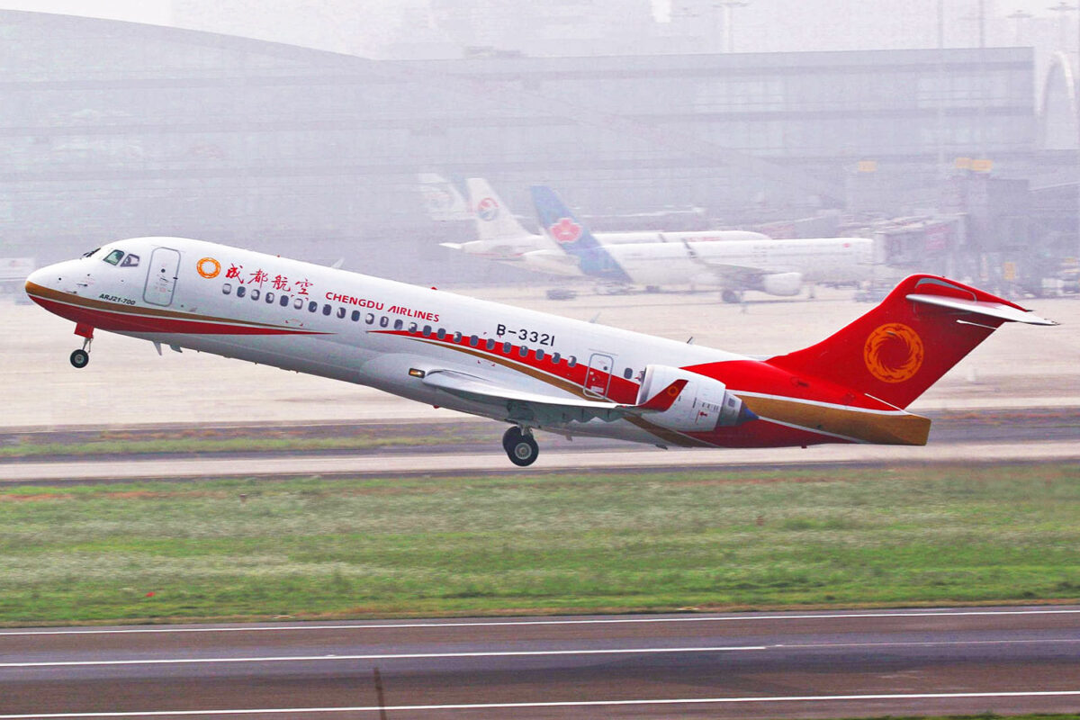 Jato C909 (ARJ21) é equipado com motores CF34, da americana GE