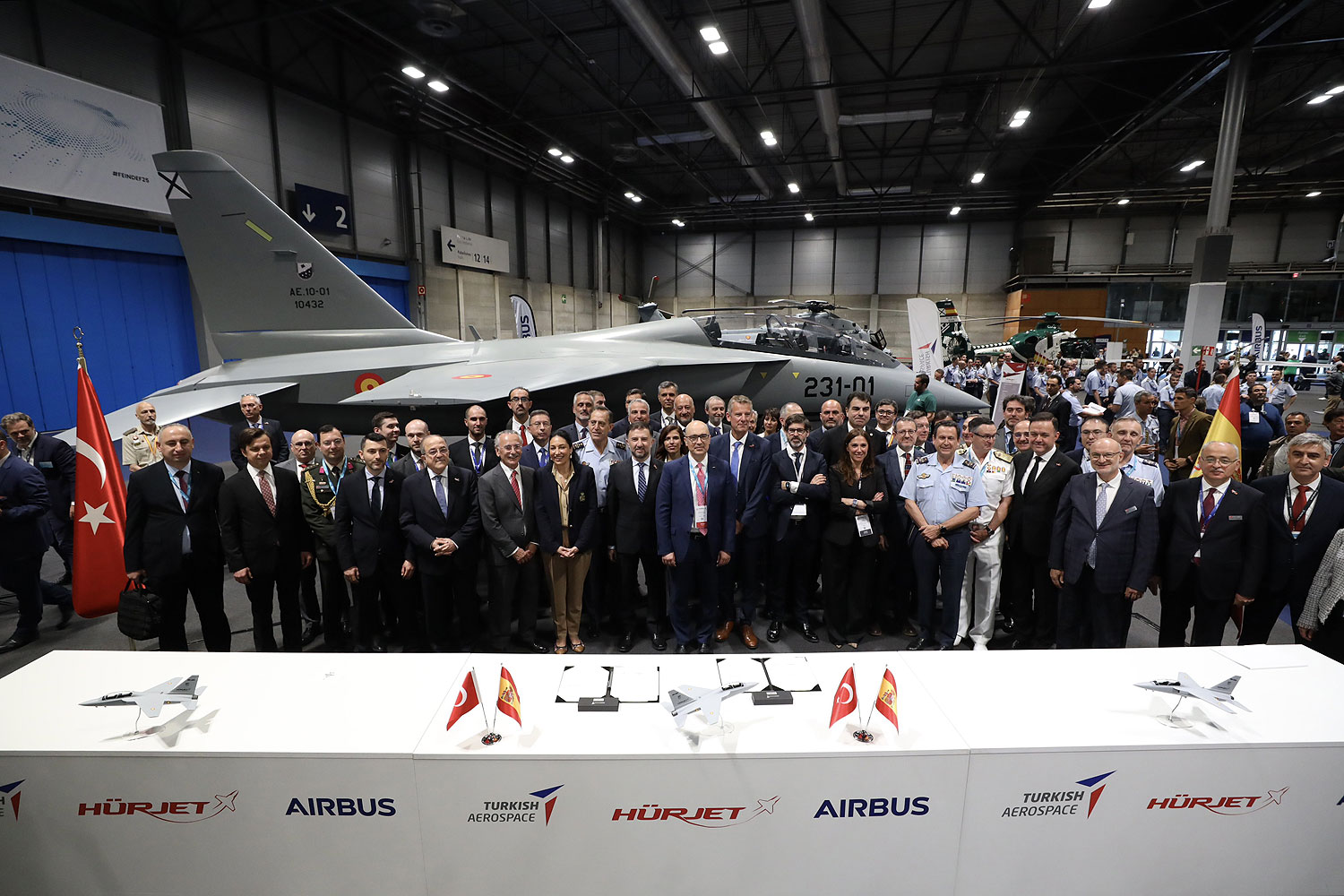 Cerimônia de assinatura do acordo entre a Turkish e a Airbus