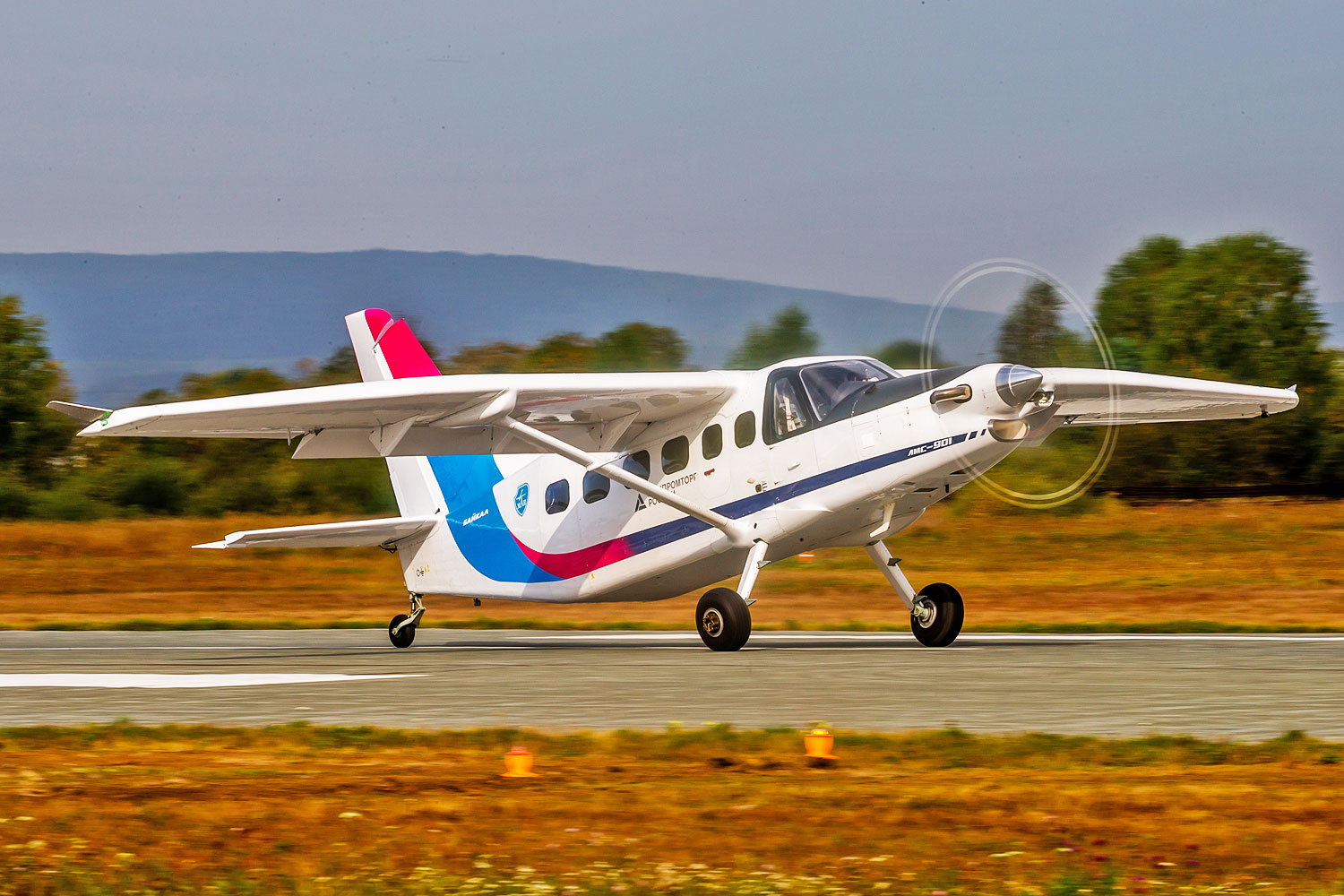 Aeronave também usa trem de pouso convencional fixo