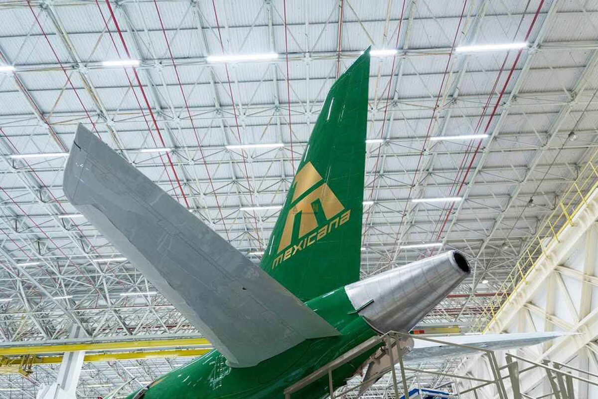 Cauda do primeiro E195-E2 da Mexicana de Aviación