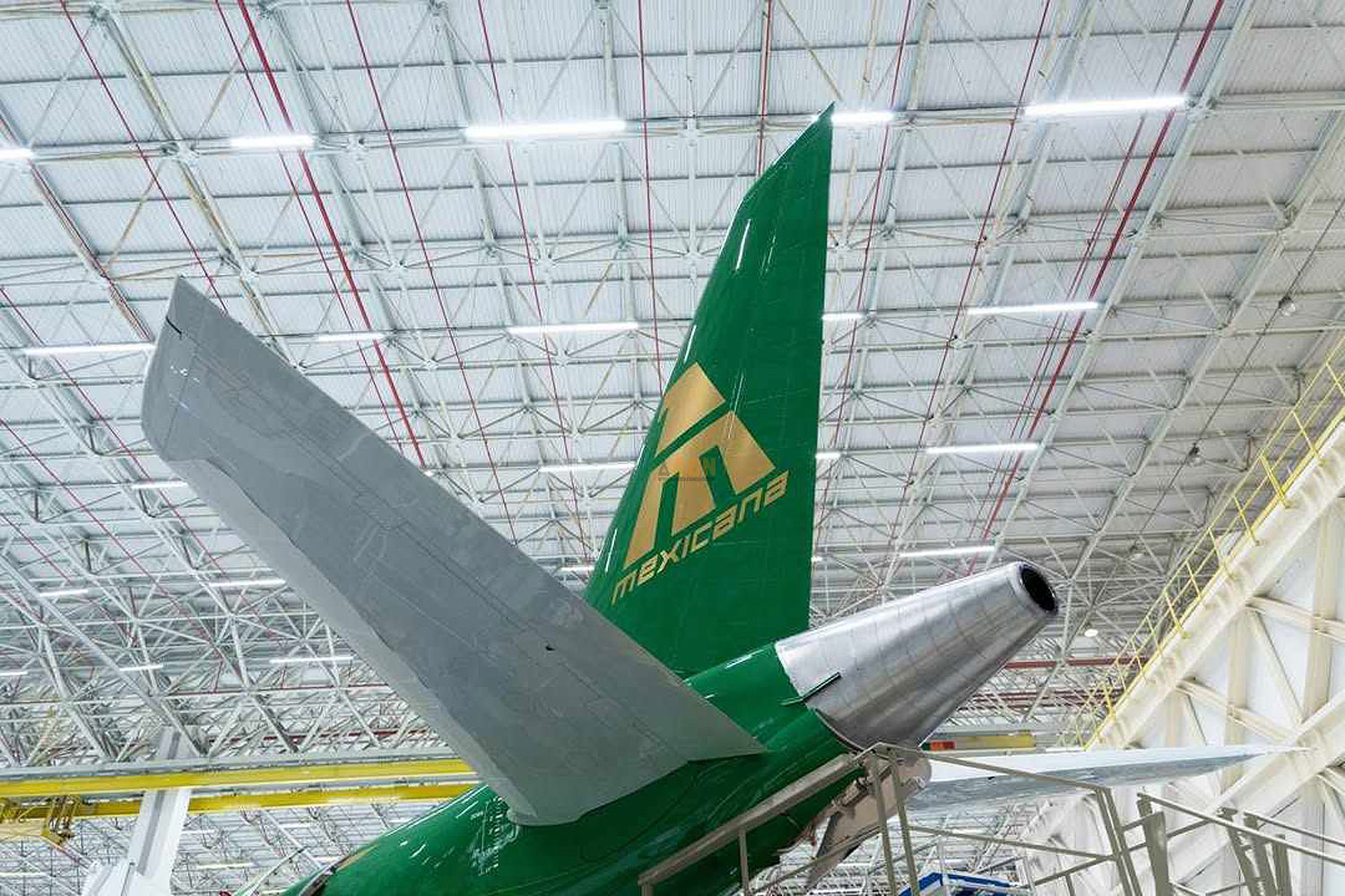 Cauda do primeiro E195-E2 da Mexicana de Aviación