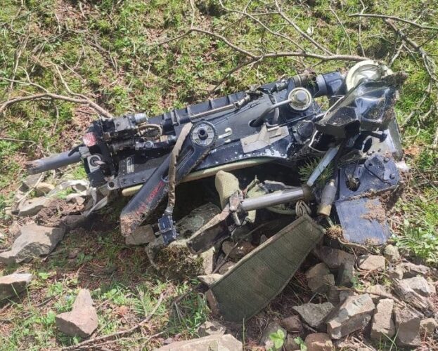Partes do que seria o assento ejetável da Zvezda, usado pelos caças Mig-29 e Su-30 indianos (reprodução)