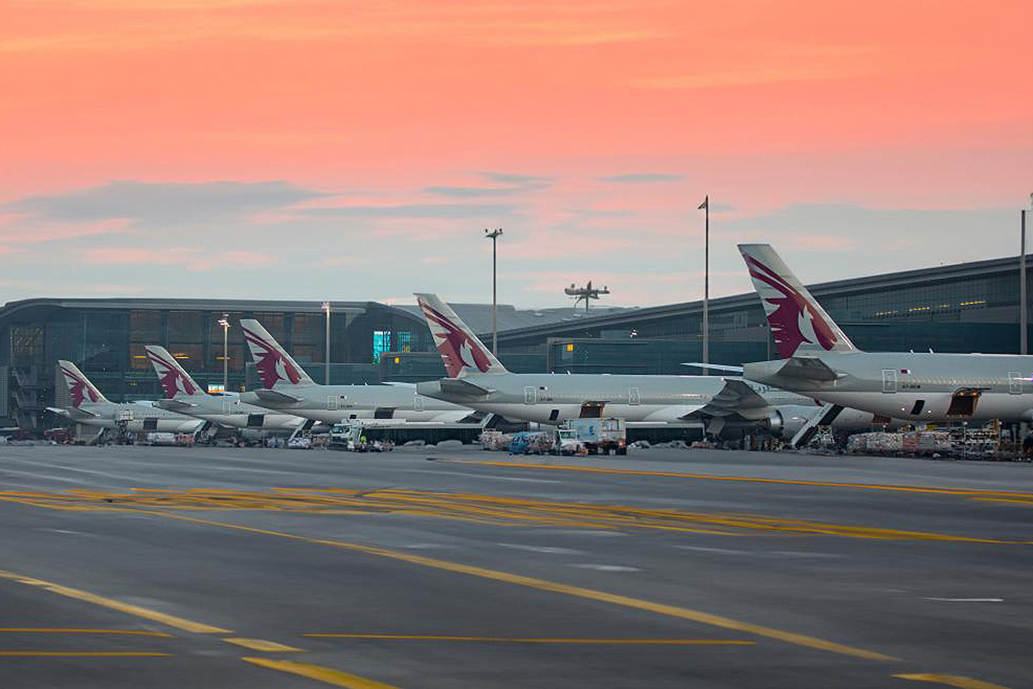 Aviões da Qatar Airways em Doha