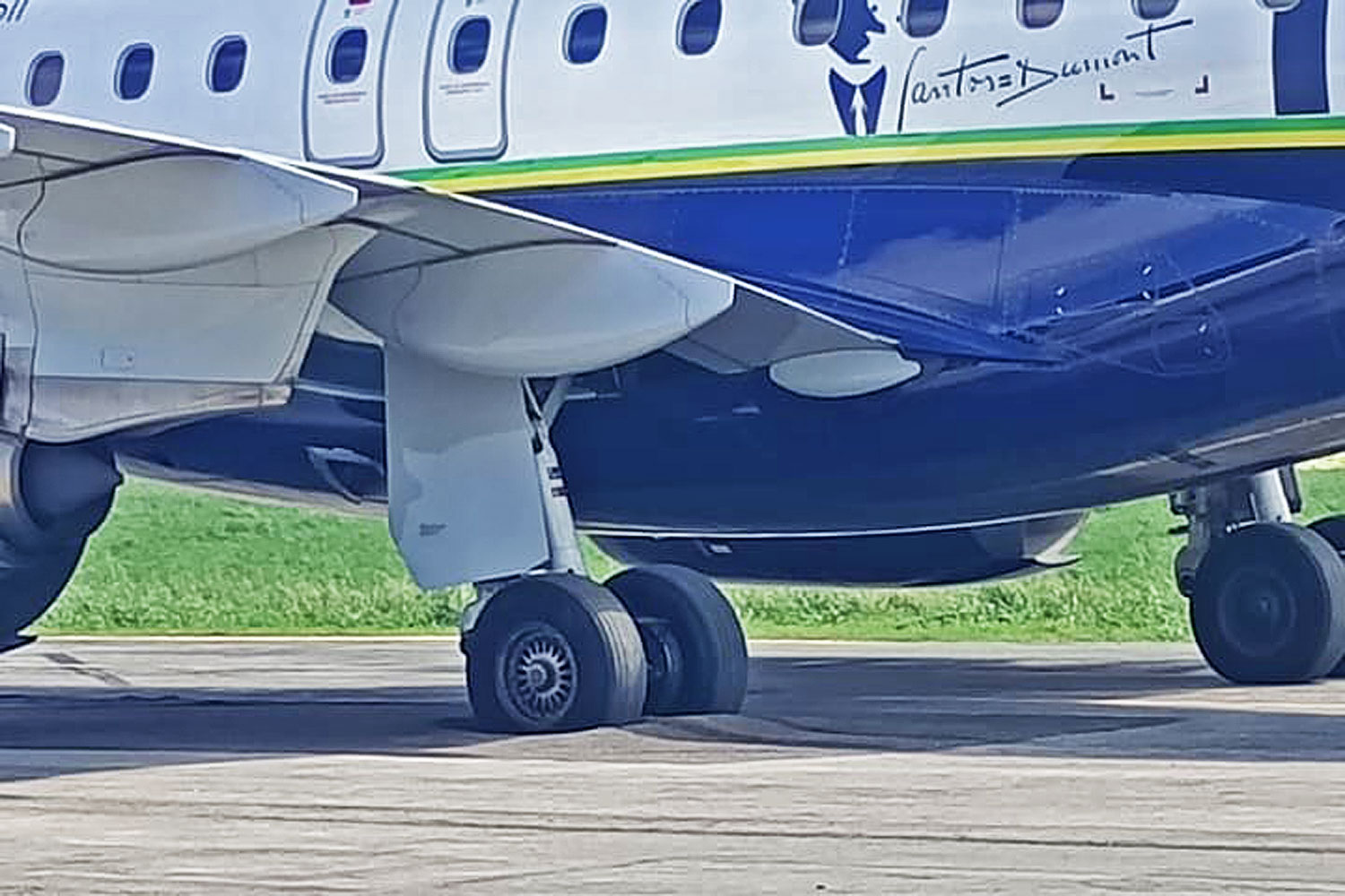 O E195-E2 ficou preso no domingo durante taxiamento