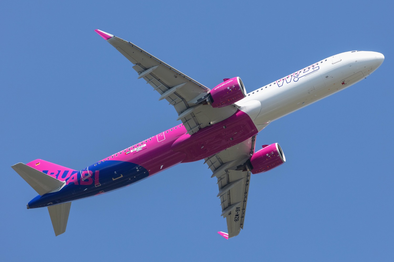 Um dos A321neo da Wizz Air Abu Dhabi
