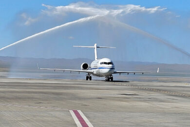 Primeiro voo internacional de um C909 da Air China