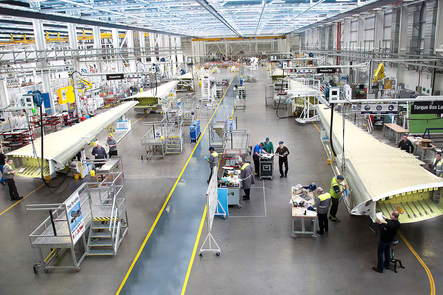 Asas do A220 sendo fabricadas na Irlanda do Norte