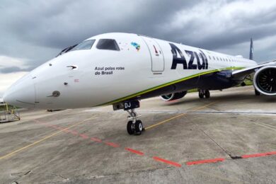E195-E2 PS-ADJ da Azul