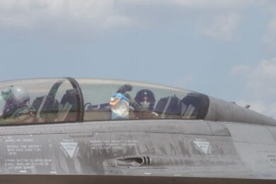 Primeiros F-16 em solo argentino