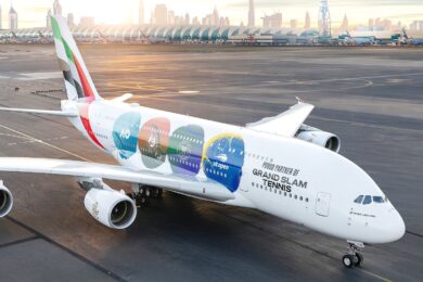 Emirates A380 com pintura Grand Slam