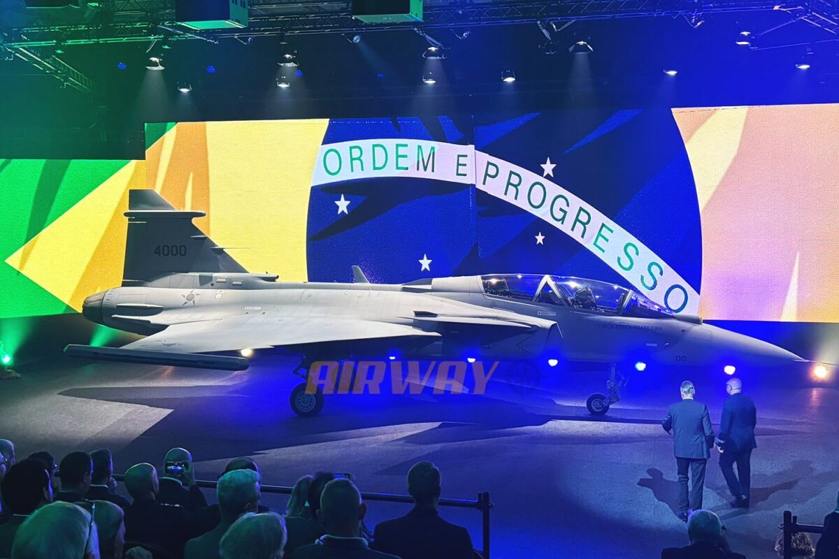 Primeiro caça Gripen F do mundo